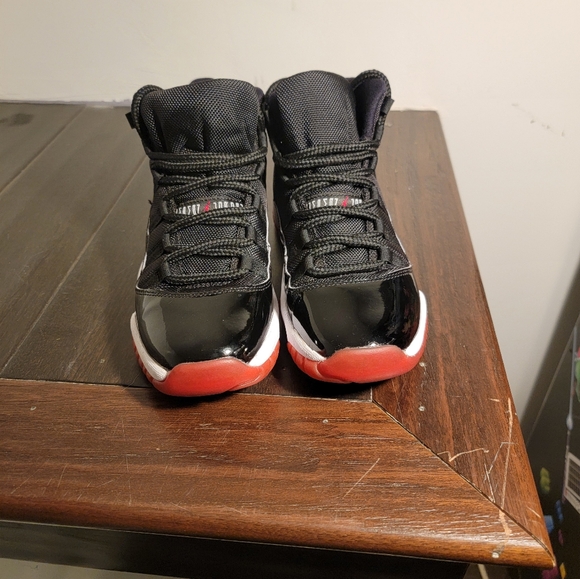 Jordan 11 - Picture 1 of 9
